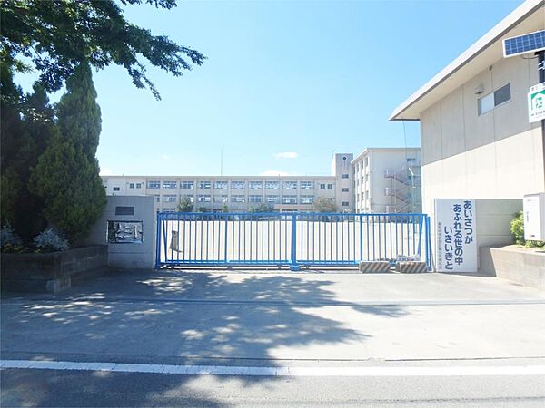 松阪市立第三小学校（209m）