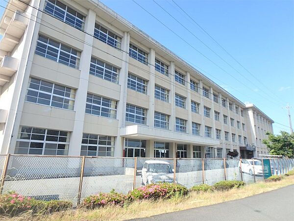 画像19:松阪市立西中学校（1580m）