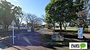 中学校「館林市立第四中学校まで1135m」
