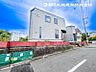 外観：【外観】閑静な住宅地で子育て世帯の方はきっと喜んで頂ける環境。毎日のお散歩も快適な緑に恵まれたエリア