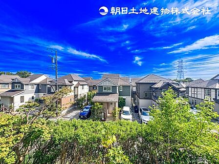 【バルコニー】太陽の光と爽やかな風を受けられるバルコニーです
