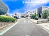 外観：【外観】周辺にもきれいな家が立ち並びきれいで静かな住宅地です。清潔感のあるデザインにしました！