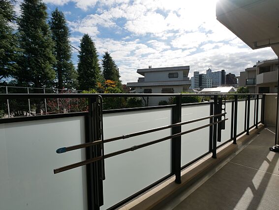東向きで朝日の...