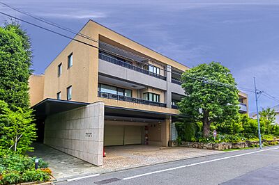 外観：2012年築　総戸数31戸