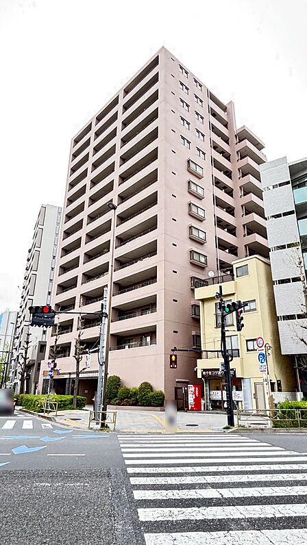 2002年1月築、総戸数51戸のマンションになります。