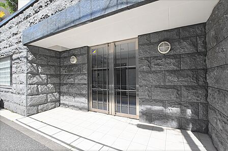 エントランスはオートロック仕様