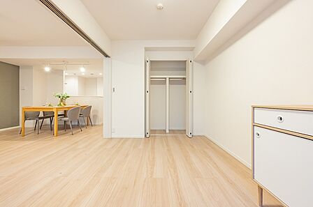 洋室3は可動間仕切りにより、リビングと一体利用が可能です