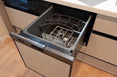 システムキッチン/新規交換済み、家事に便利な食洗機・浄水器一体型水栓付きです