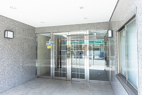 エントランスを拡大表示
