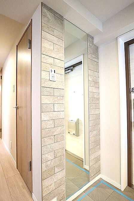 1面にはエコカラットを採用。匂い、湿気を吸収します。
