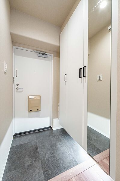 玄関を拡大表示