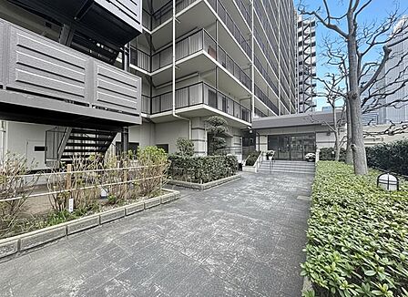 エントランスアプローチです。