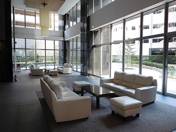 エントランスホ...