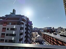 バルコニーから西側の眺望／開放的な7階部分