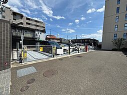 敷地内駐車場　月額12000円〜17500円