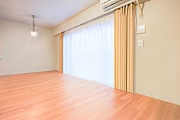 デュオヒルズ植田 3LDKのリビング/ダイニング