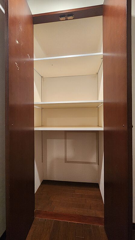 玄関ホール物入