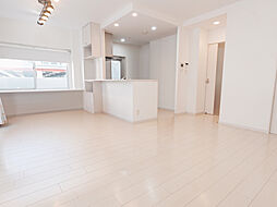 ヴェルディ広島ボールパーク 3LDKのリビング/ダイニング