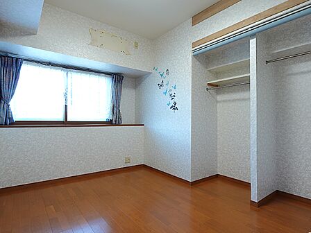 北側洋室には物入あり
