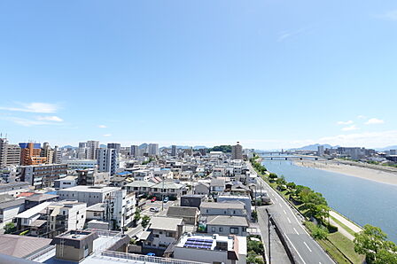 南西向きバルコニーからの眺望(眺望は永続的に保証されるものではありません。)