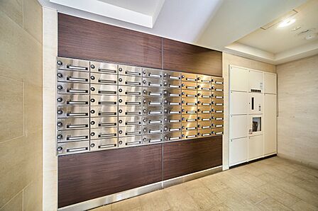 不在時の荷物受取に便利な宅配ボックス、メールボックス