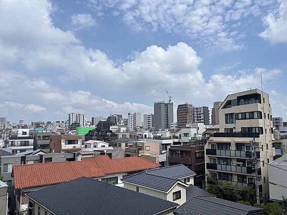 バルコニー前は...