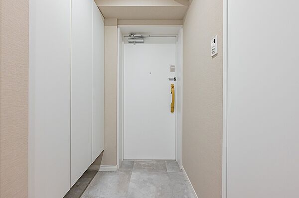玄関を拡大表示
