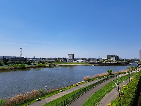 南側バルコニー...