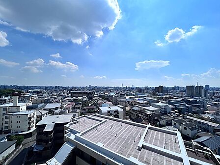 南西側バルコニーからの眺望(南西方面を撮影)