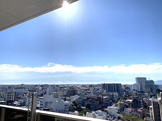 南側バルコニー...