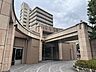 エントランス：車寄せが可能なエントランスアプローチ