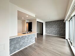 サーパス伏石駅前 3LDKのリビング/ダイニング