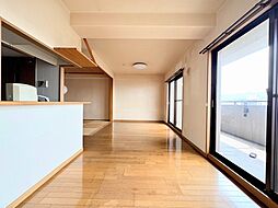 サーパス屋島百石 3LDKのリビング/ダイニング