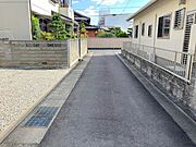 南側道路に面しています