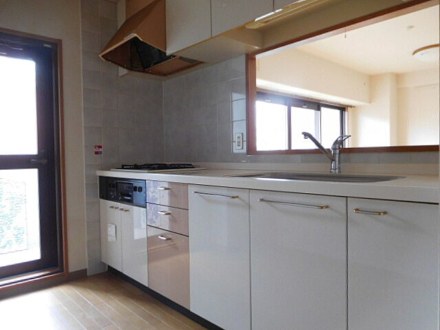 キッチン サーパス黒田町 1階/-