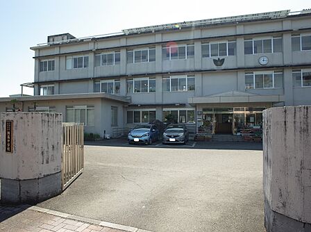 附属中学校まで270m