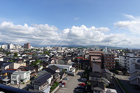 　南向きバルコニーからの眺望（南東方面）　眺望は永続的に保証されるものではありません。