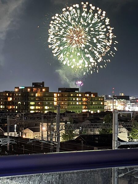 バルコニーからの花火大会(眺望および花火大会の開催に関しては、永続的に保証されるものではありません。