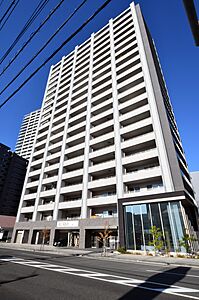 外観：　免震構造マンション「サーパスタワー東静岡」