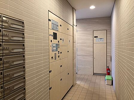 不在時の荷物の受け取りに便利な宅配ボックス