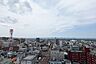 室内：西側バルコニーからの西側の眺望