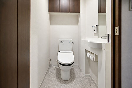手洗いカウンター付きトイレです。CGで作成したリフォームイメージです。掲載の画像は現況優先とします。