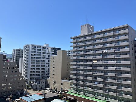 バルコニーからの西側眺望