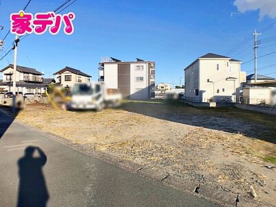 外観：「60坪」超の広々敷地！建築条件のない更地引渡しです。白脇小学校まで徒歩10分で通学も安心の立地です。