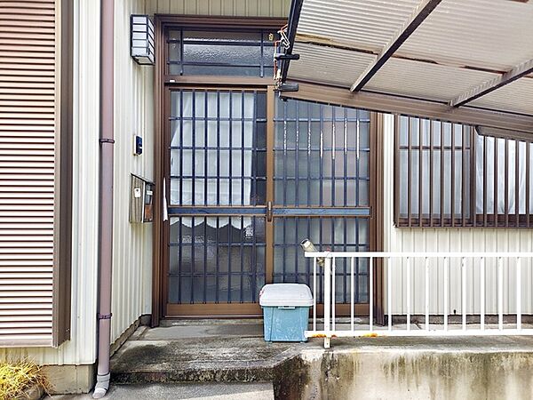玄関を拡大表示