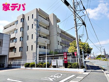 ウォークインクローゼット付「4LDK」。買い物施設が徒歩圏内！バス停「西行政センター入口」まで徒歩2分！