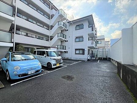 敷地内駐車場スペースございます!