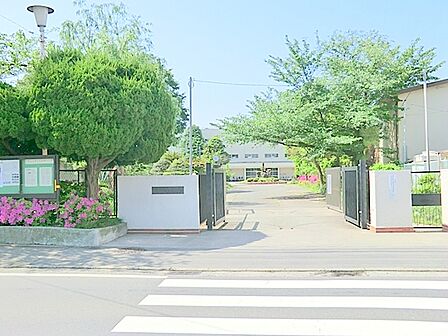 鎌倉市立大船中学校　約650ｍ