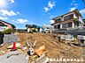 外観：【外観】閑静な住宅地で子育て世帯の方はきっと喜んで頂ける環境。毎日のお散歩も快適な緑に恵まれたエリア