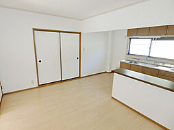 ガーデンハウスB棟 1階3LDKのリビング/ダイニング